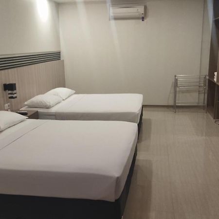 Yobel Hotel Yogyakarta Exterior foto