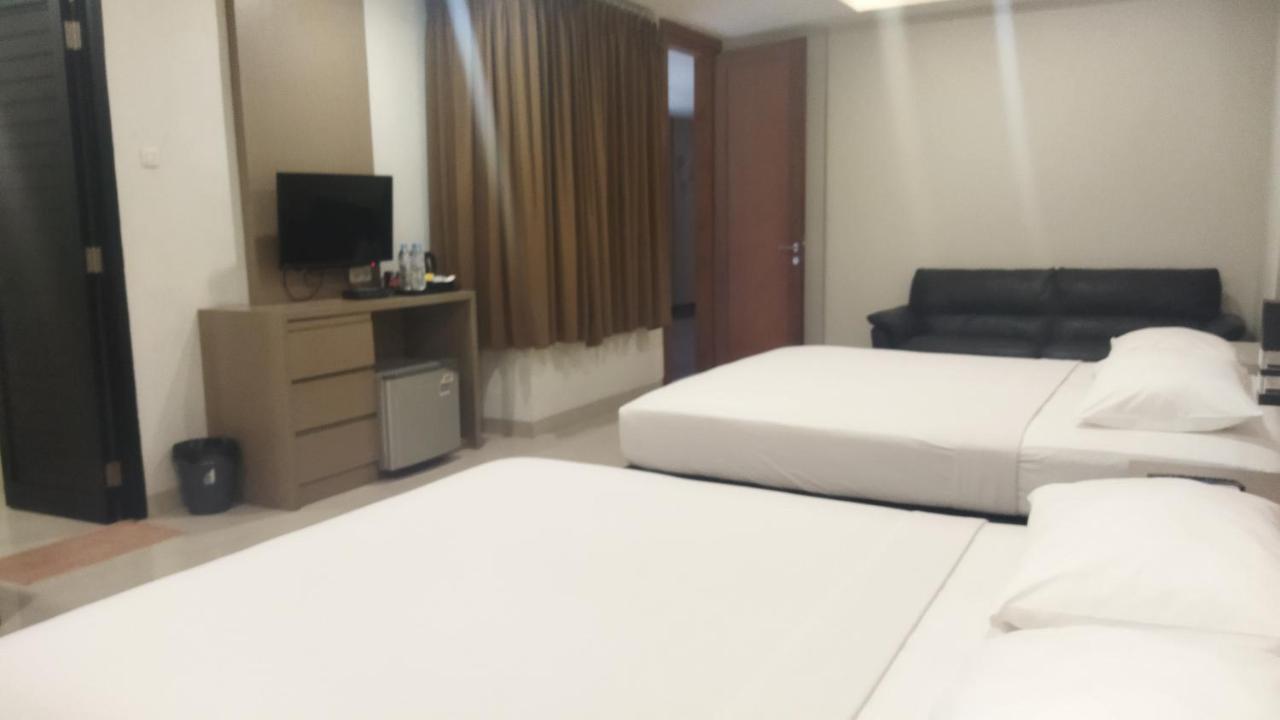 Yobel Hotel Yogyakarta Exterior foto